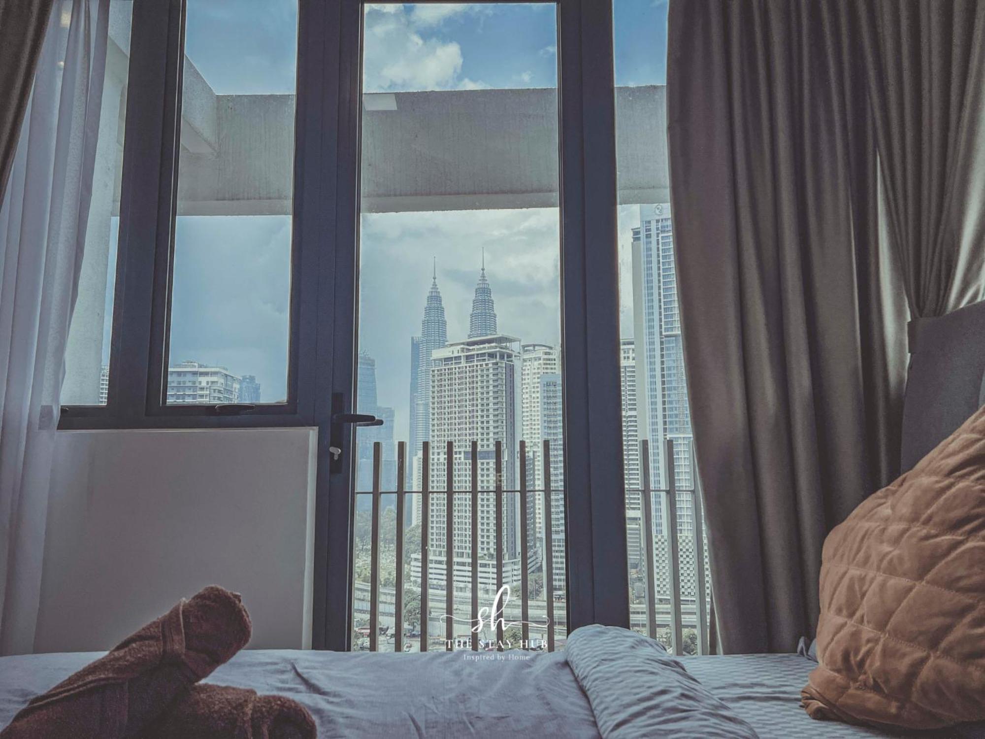The Luxe Klcc View Sky Pool Apartment Kuala Lumpur Exterior photo