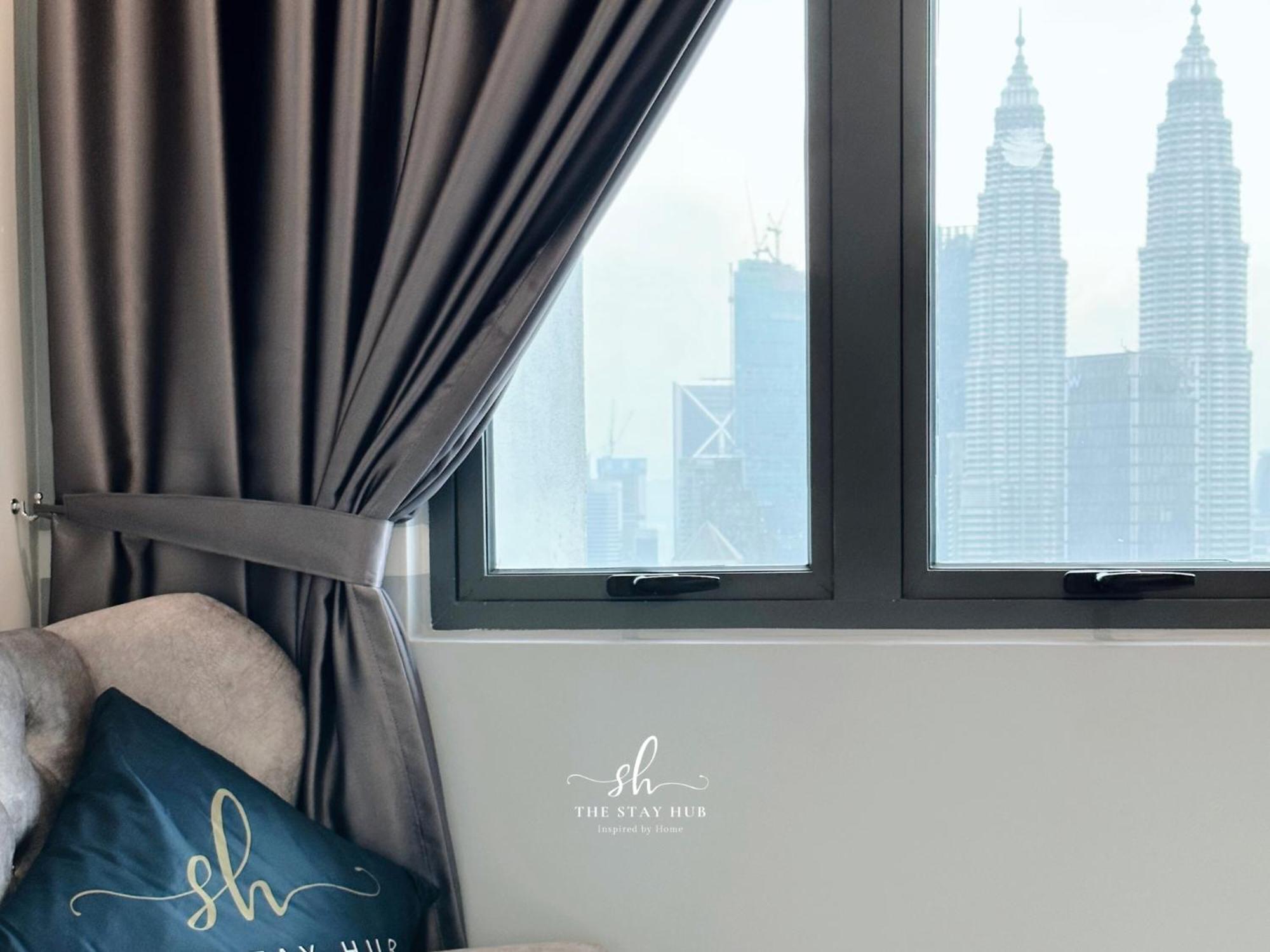 The Luxe Klcc View Sky Pool Apartment Kuala Lumpur Exterior photo