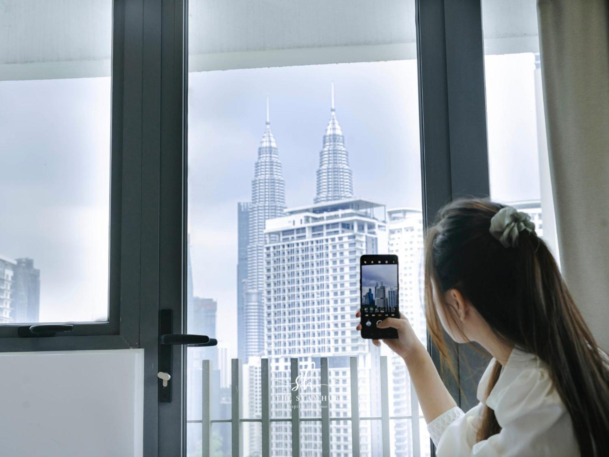 The Luxe Klcc View Sky Pool Apartment Kuala Lumpur Exterior photo