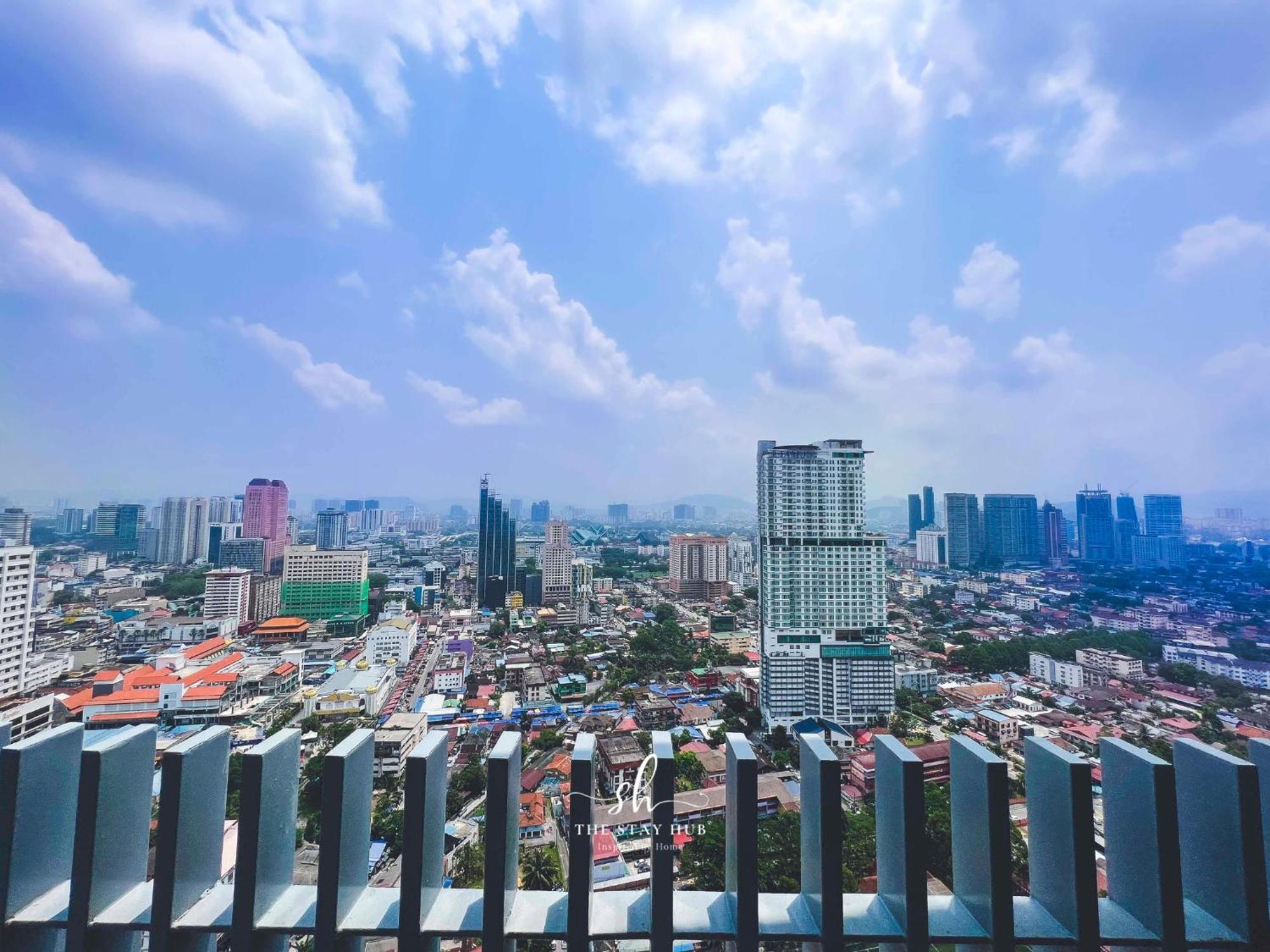 The Luxe Klcc View Sky Pool Apartment Kuala Lumpur Exterior photo