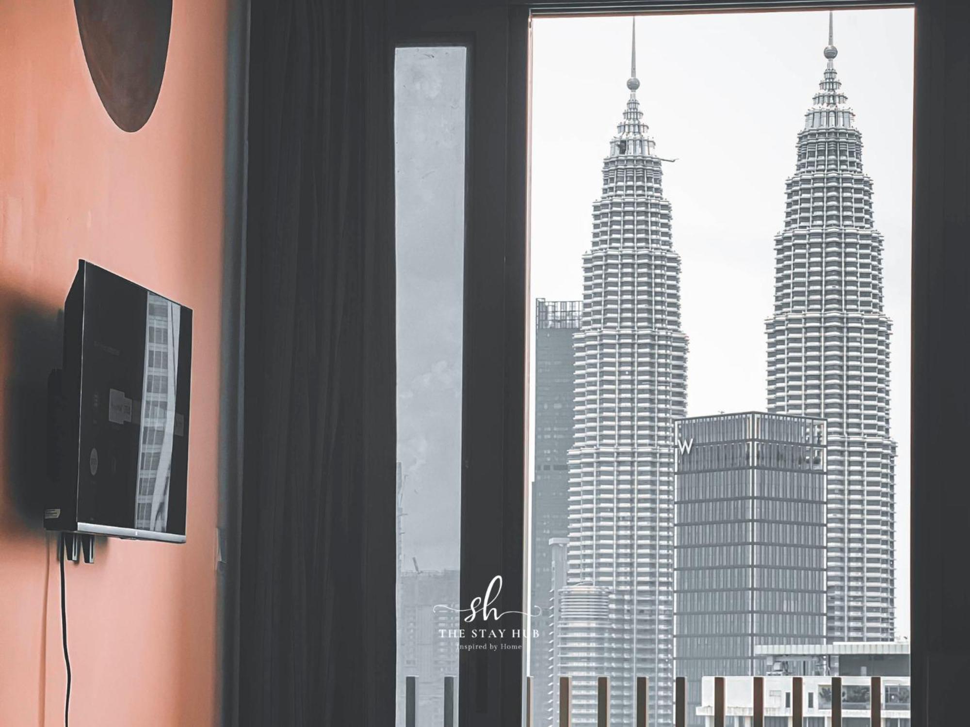The Luxe Klcc View Sky Pool Apartment Kuala Lumpur Exterior photo