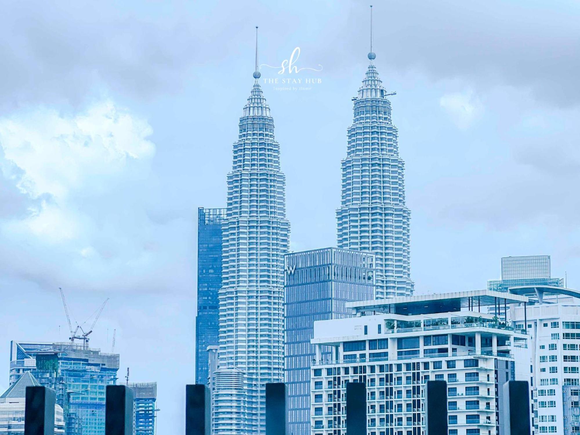The Luxe Klcc View Sky Pool Apartment Kuala Lumpur Exterior photo